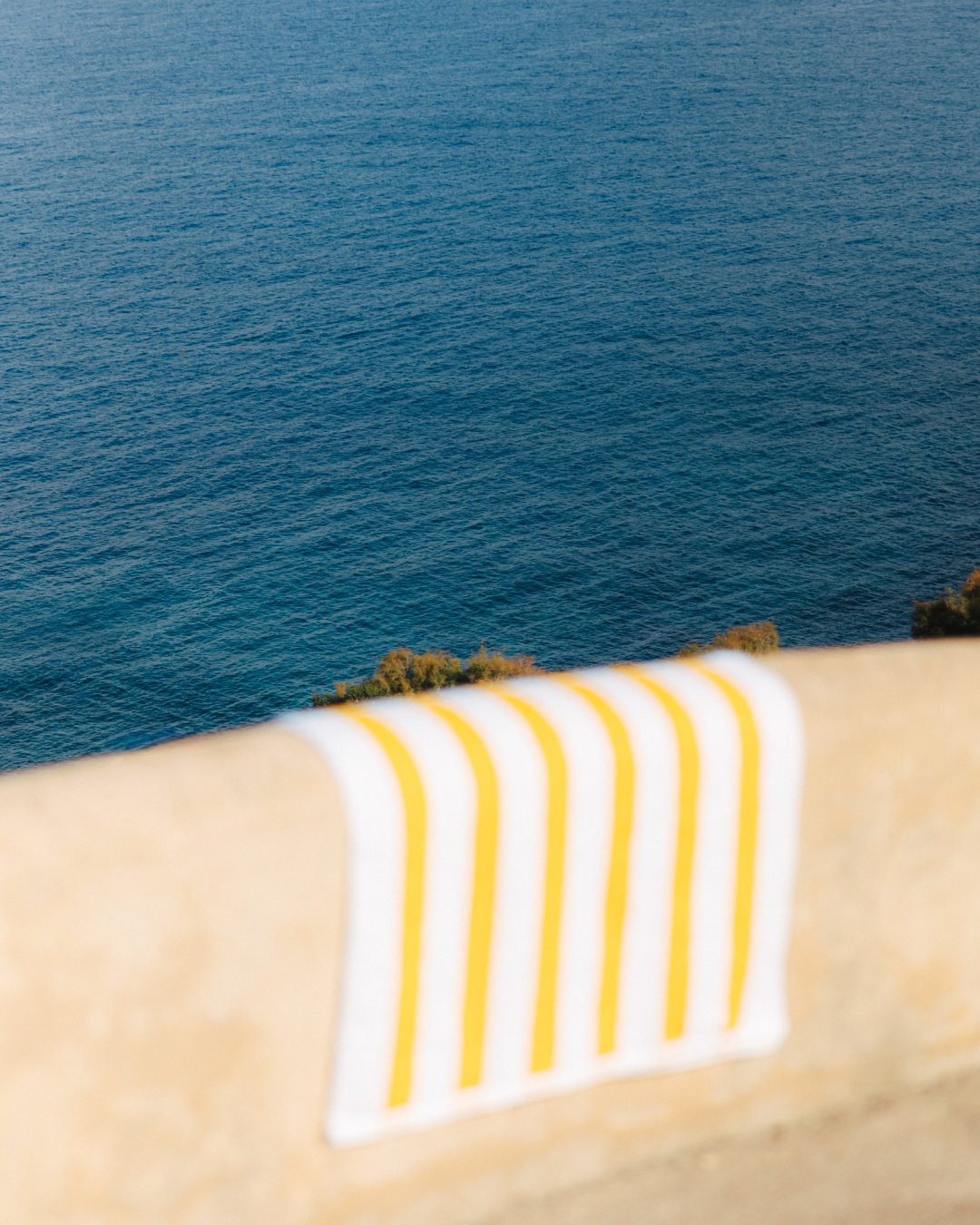 ENTRE PIEDRA Y MAREA.